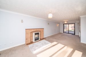 LOUNGE/DINER- click for photo gallery